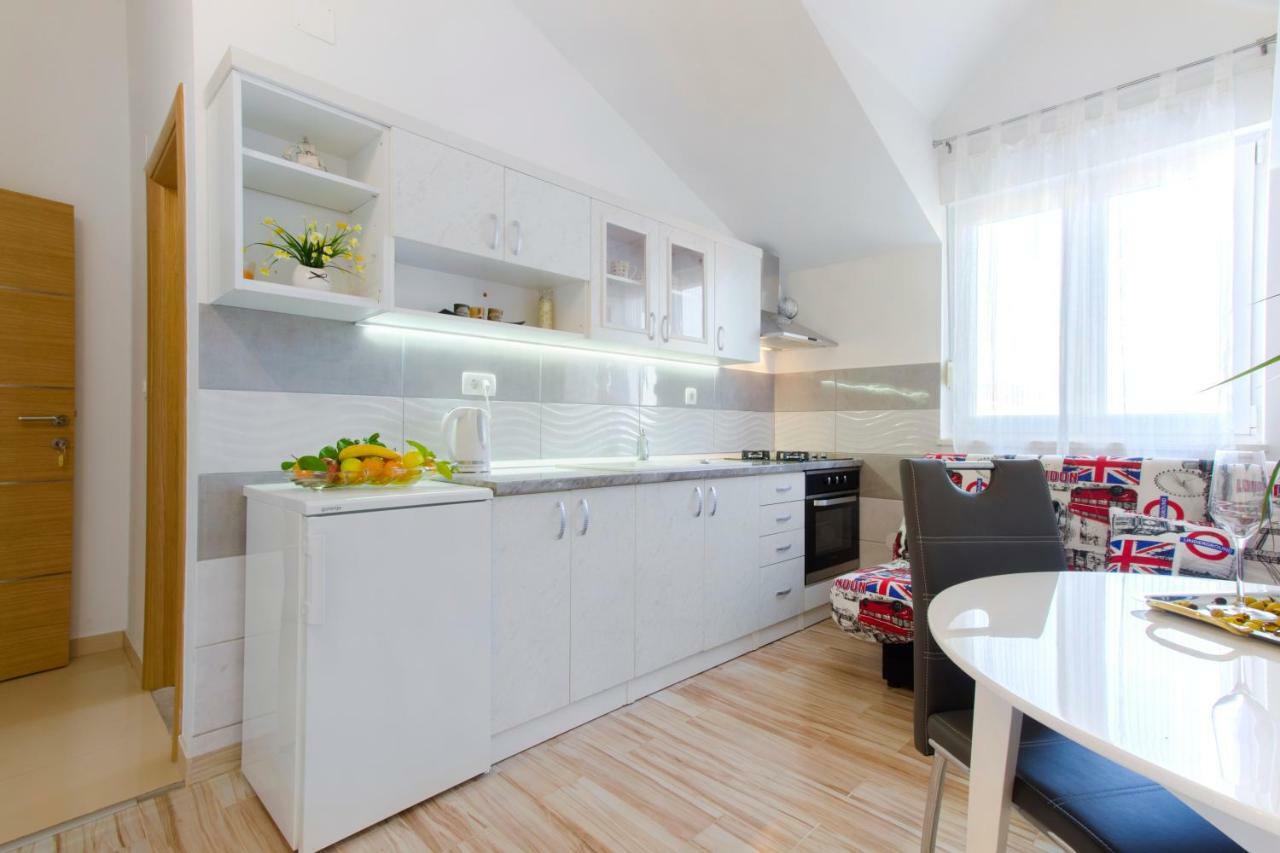 Apartmani Skelin***/**** Kastela Dış mekan fotoğraf