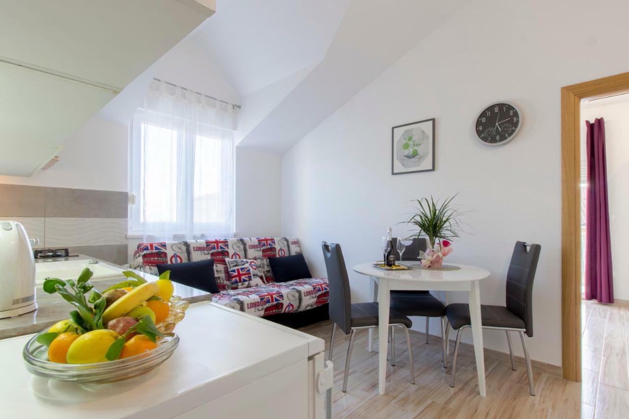 Apartmani Skelin***/**** Kastela Dış mekan fotoğraf